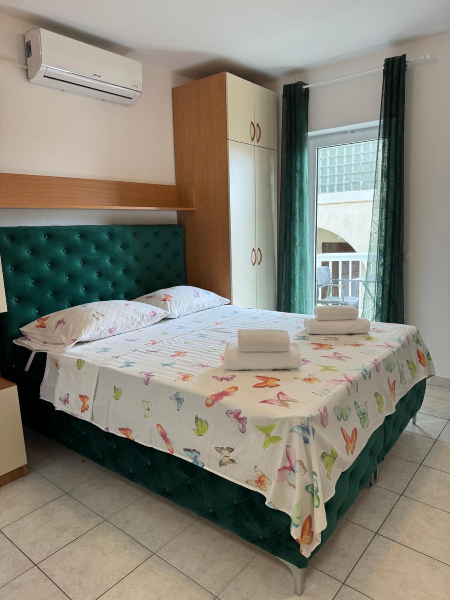 House 100M From The Beach With Free Parking And Breakfast บาชกาโวดา ภายนอก รูปภาพ