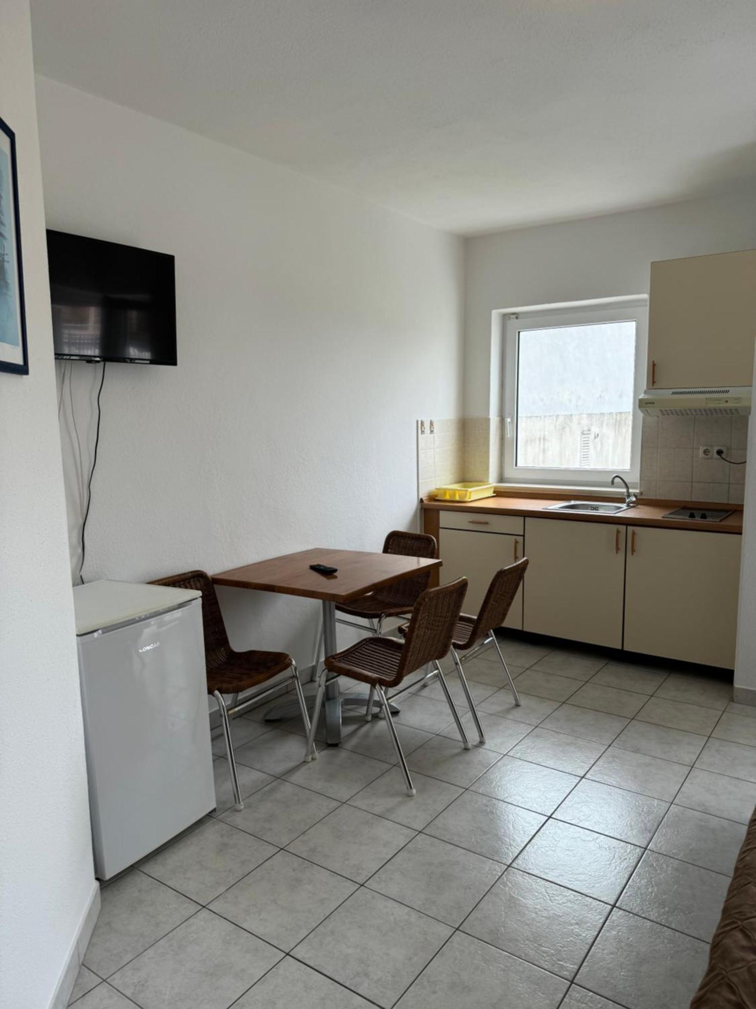 House 100M From The Beach With Free Parking And Breakfast บาชกาโวดา ภายนอก รูปภาพ